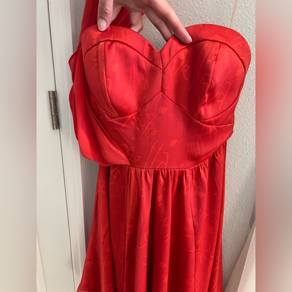 CURELLA DISNEY DRESS SIZE XS NWOT RED LIVE ACTION WITH POCKETS - Picture 12 of 13